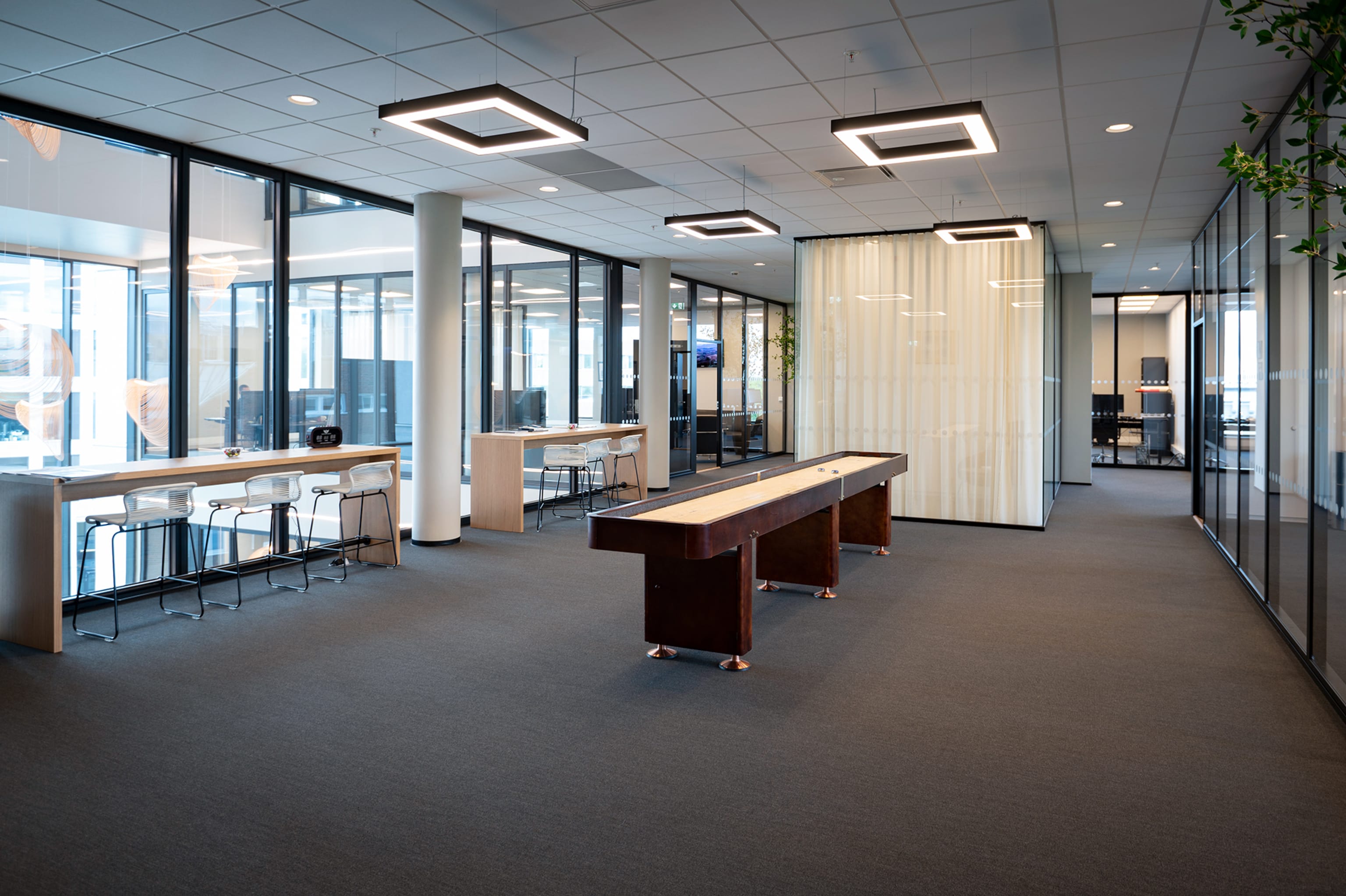 Maya hovedkontor fellesareal 4. etg. og shuffleboard